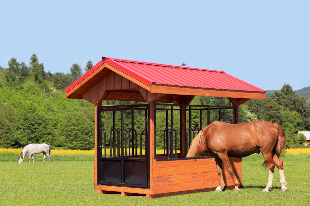 Round bale store feeders for horses